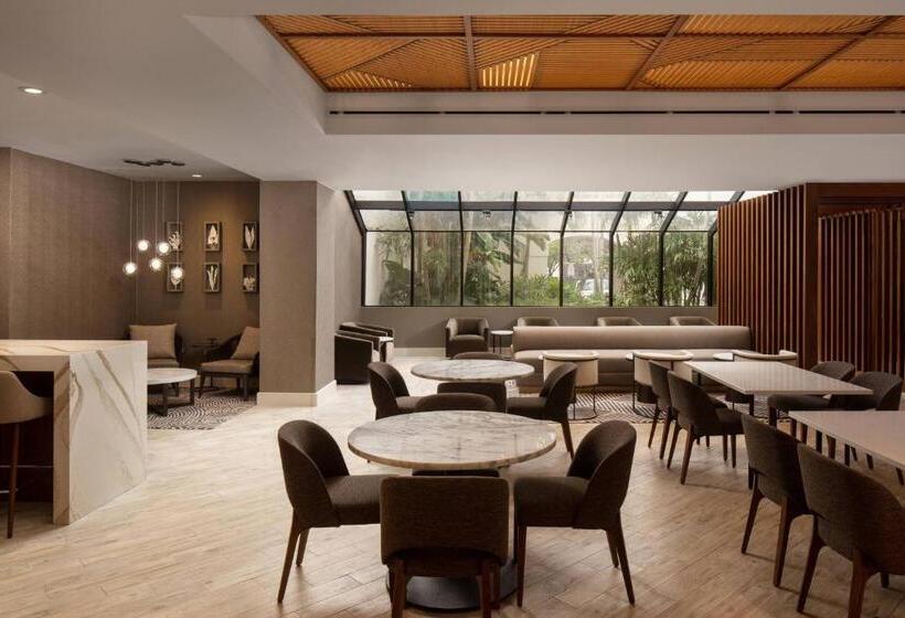 キングサイズベッドのスーペリアルーム, Palm Beach Gardens Marriott