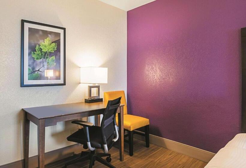 Habitació Estàndard 2 Llits Matrimoni, Wingate By Wyndham Galveston East Beach