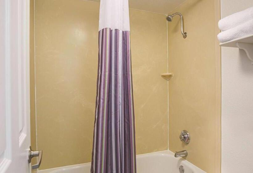 Suite Adaptada per a persones amb mobilitat reduïda, Wingate By Wyndham Galveston East Beach