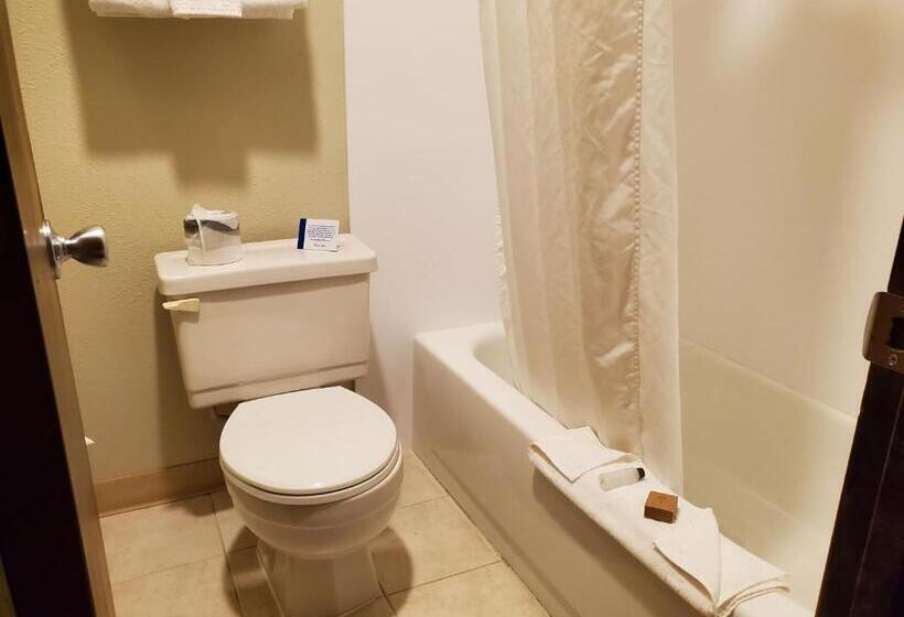 Стандартный Номер Кровать Кинг, Days Inn And Suites By Wyndham Downtown Missoulauniversity