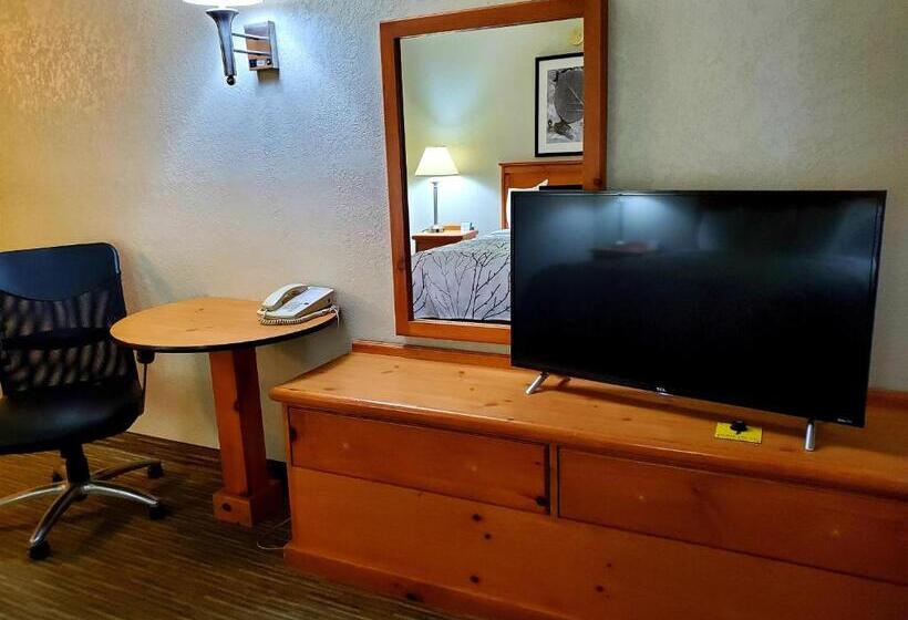 Студия Стандарт, Days Inn And Suites By Wyndham Downtown Missoulauniversity