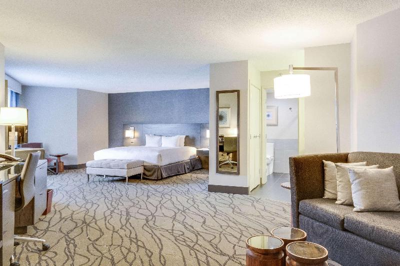 Люкс Кровать Кинг, Doubletree By Hilton Hotel Racine Harbourwalk