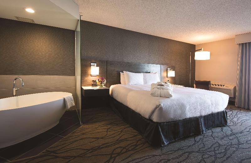 Стандартный Номер Кровать Кинг, Doubletree By Hilton Hotel Racine Harbourwalk