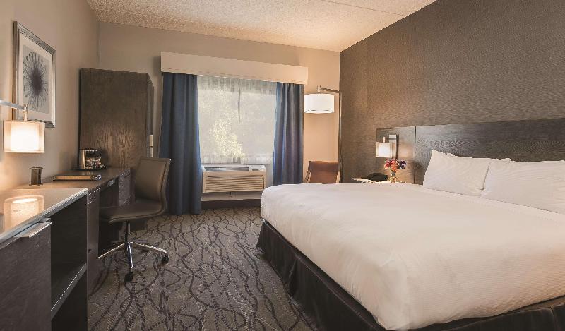 Стандартный Номер Кровать Кинг, Doubletree By Hilton Hotel Racine Harbourwalk