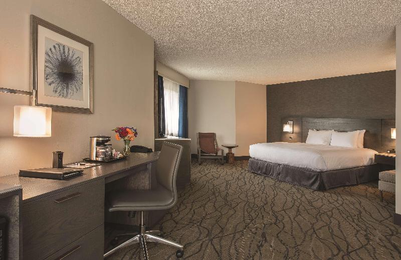 Полулюкс Кровать Кинг, Doubletree By Hilton Hotel Racine Harbourwalk