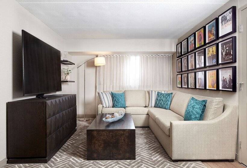 Люкс, Doubletree Suites By Hilton Nashville Airport