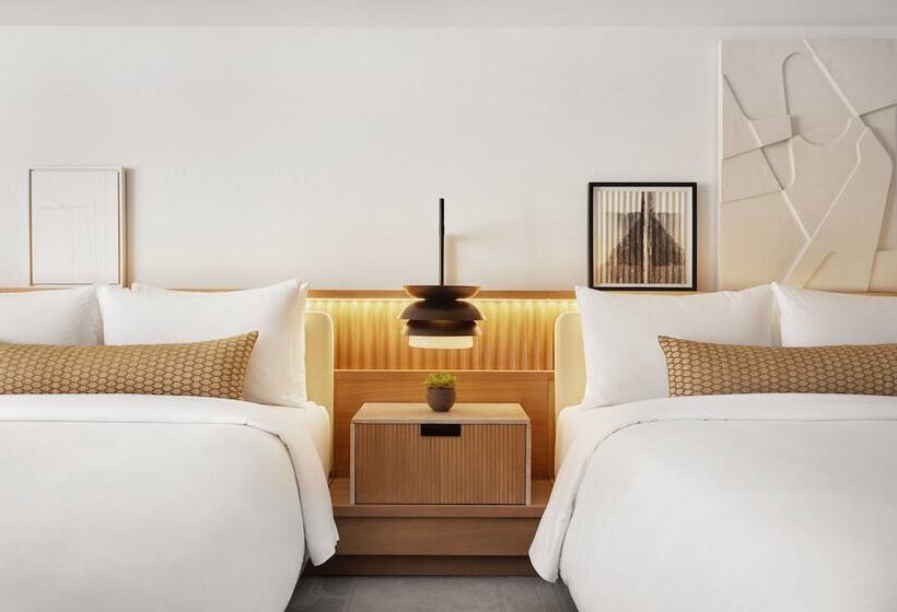 Standaardkamer met 2 Tweepersoonsbedden, The Jay, Autograph Collection