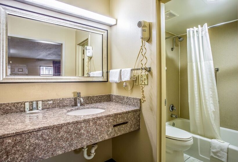 Номер Стандарт 2 Двуспальные Кровати, Quality Inn