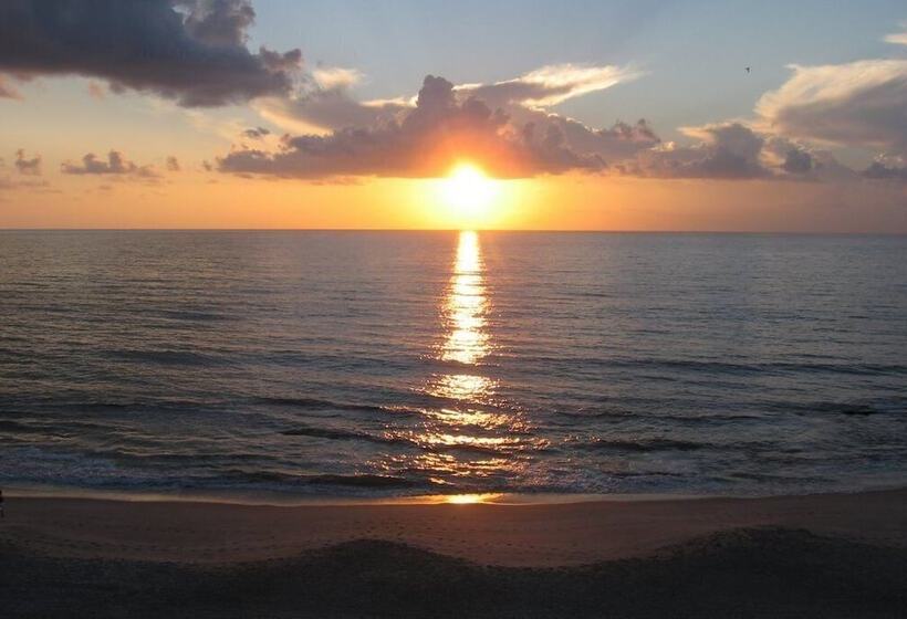 패밀리 스위트, Radisson Suite Hotel Oceanfront