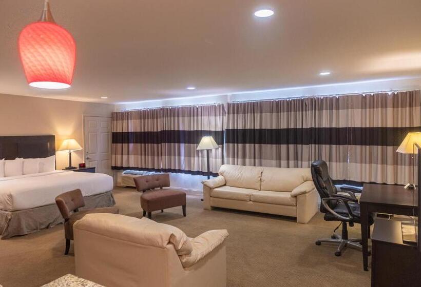 Люкс Deluxe Кровать Кинг, Cottonwood Suites Savannah Hotel & Conference Center