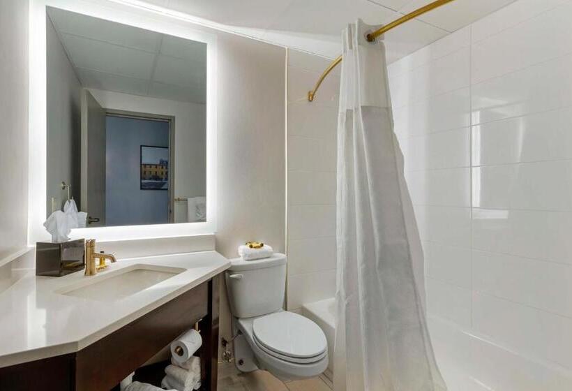 스위트 퀸침대, Best Western Plus The Charles