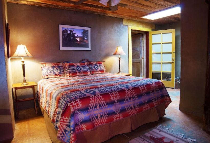 Люкс, Rancho De La Osa Guest Ranch