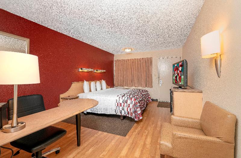 디럭스 룸 킹사이즈 침대, Red Roof Inn Chesapeake Conference Center