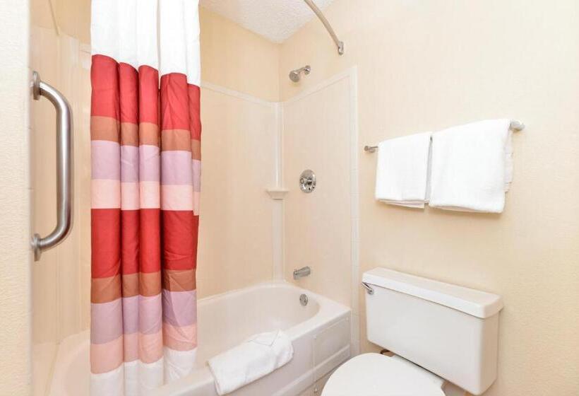 Номер Стандарт, Red Roof Inn Plus+ Secaucus   Meadowlands