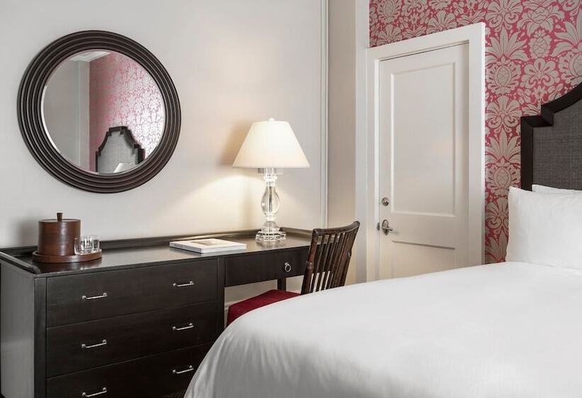 Номер Стандарт 2 Двуспальные Кровати, The Royal Hawaiian, A Luxury Collection Resort, Waikiki