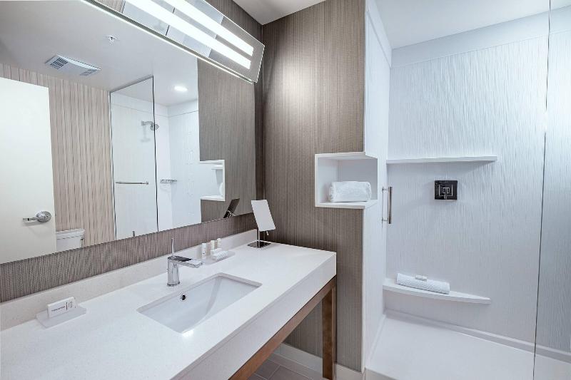 Стандартный Номер Кровать Кинг, Courtyard By Marriott Toledo West