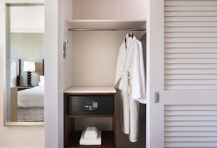 اتاق استاندارد با چشم‌انداز شهر, Moana Surfrider, A Westin Resort & Spa, Waikiki Beach