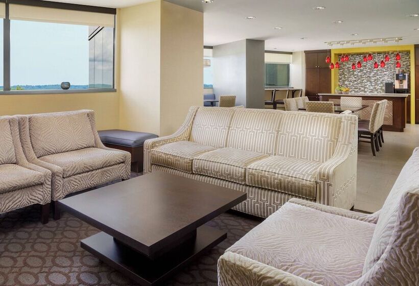 Номер Клуб, Sheraton Baltimore North