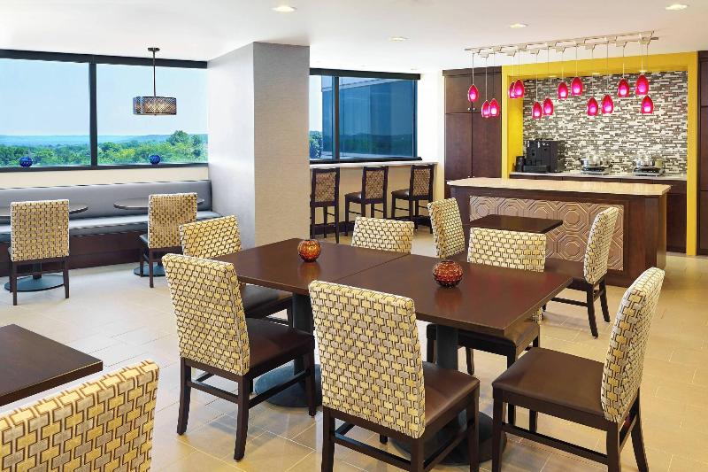 Номер Клуб Кровать Кинг, Sheraton Baltimore North
