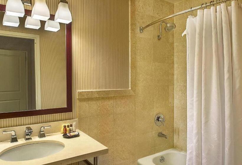 Номер Стандарт 2 Двуспальные Кровати, Sheraton Westport Lakeside Chalet