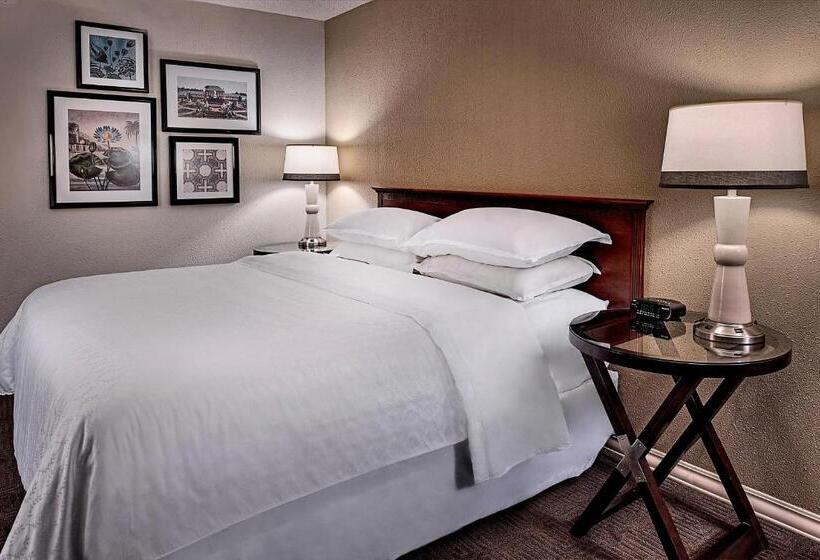 Стандартный Номер Кровать Кинг, Sheraton Westport Lakeside Chalet
