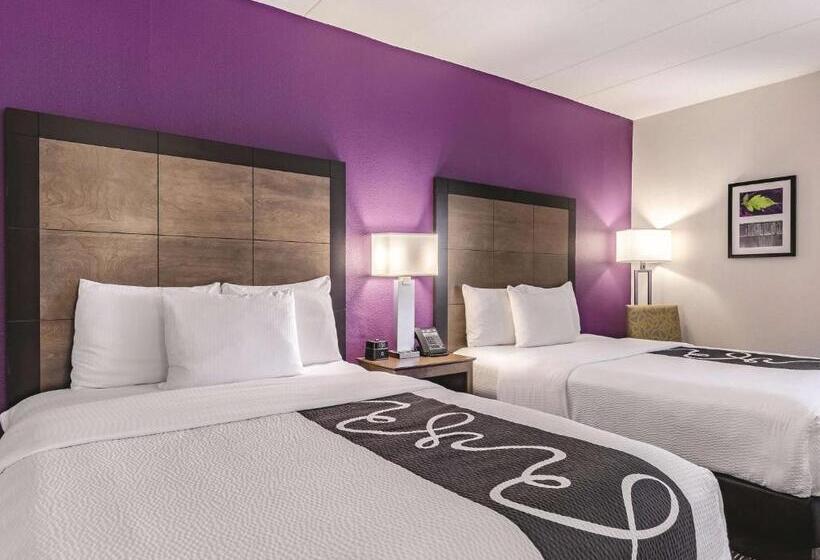 Номер Deluxe, La Quinta By Wyndham Warwick Providence Airport