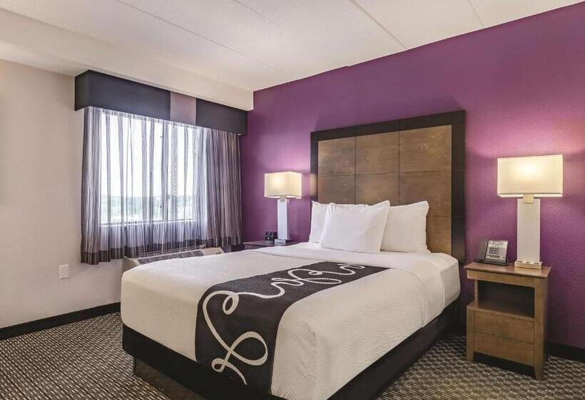 Номер Стандарт, La Quinta By Wyndham Warwick Providence Airport