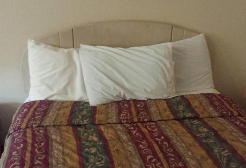 Номер Стандарт, Americas Stay Inn Leavenworth