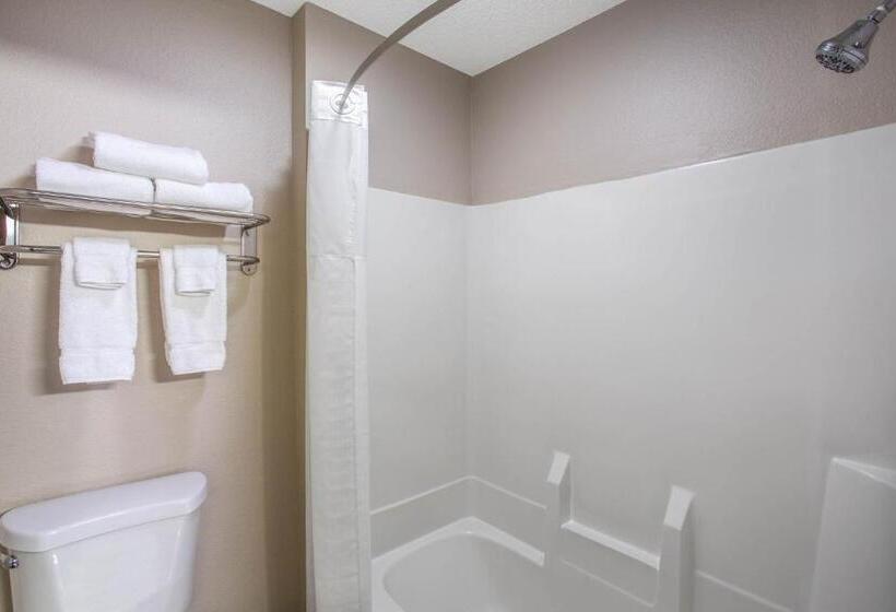 Estudi Deluxe, Baymont By Wyndham Joliet