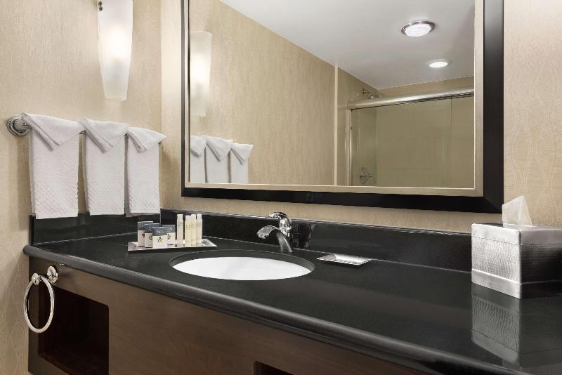 Стандартный Номер Кровать Кинг, Doubletree By Hilton Hotel Wichita Airport