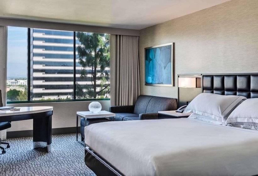 스탠다드 룸 더블 침대, Hilton Woodland Hills / Los Angeles