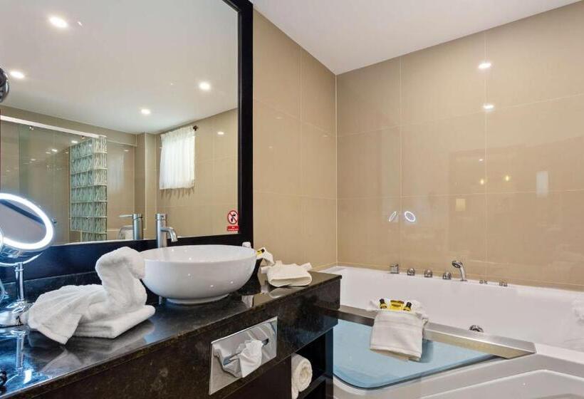 주니어 스위트 킹사이즈 침대, Best Western Plus Belize Biltmore Plaza