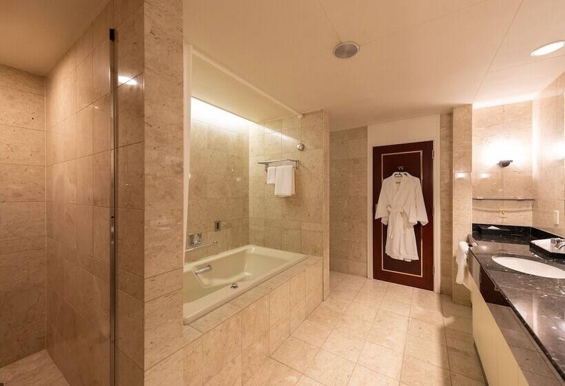Королевский Люкс, Premier Hotel  Tsubaki  Sapporo
