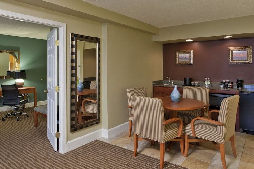 سوییت, The Rockville Hotel, A Ramada By Wyndham