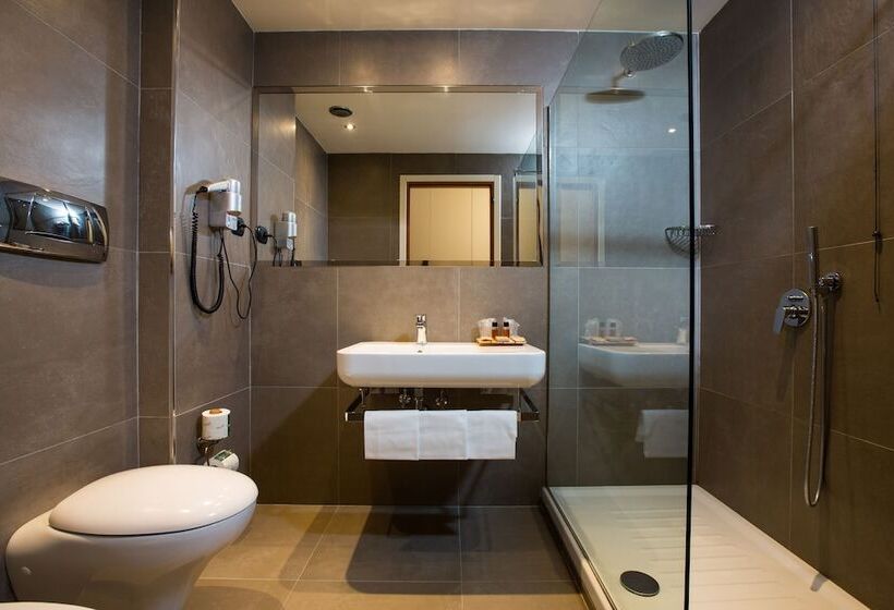 Трехместный Номер Deluxe, Toscana Ambassador