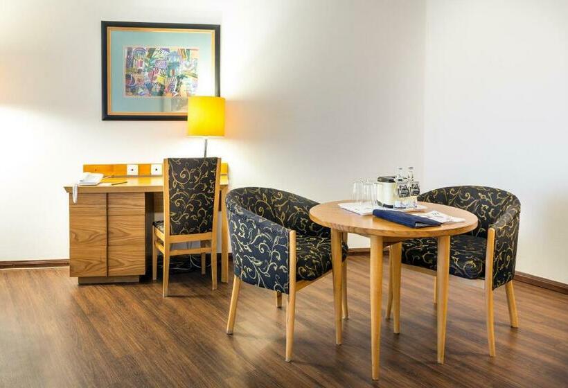 سوییت جونیور, Radisson Blu Hotel Lisbon