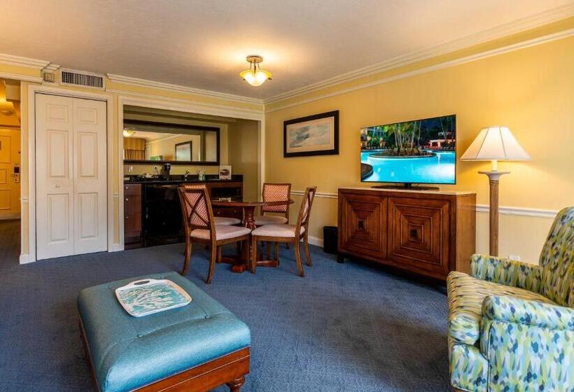 プールビュースイート, The Lago Mar Beach Resort And Club