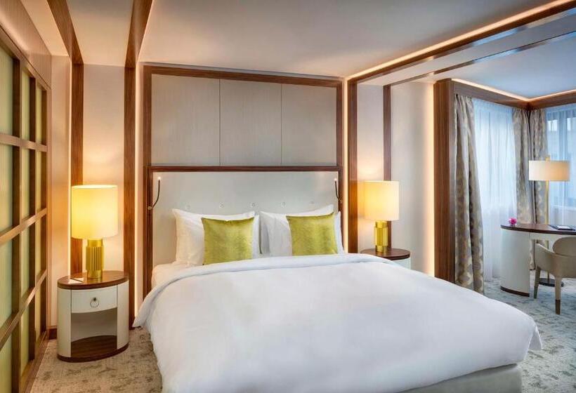 Полулюкс, Kempinski Hotel Corvinus Budapest