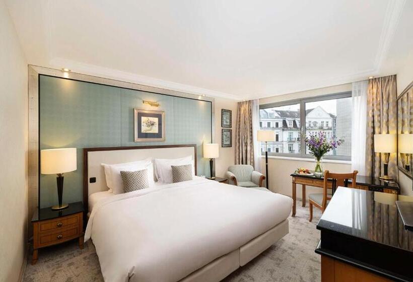 Номер Superior, Kempinski Hotel Corvinus Budapest