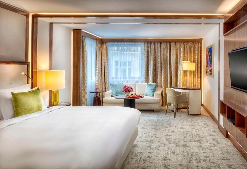 Номер Deluxe, Kempinski Hotel Corvinus Budapest