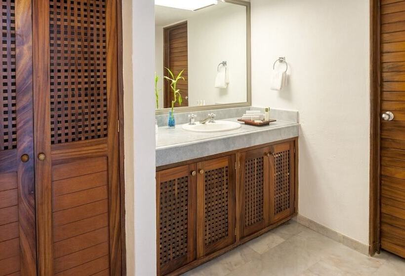 اتاق سوپریور با بالکن, Vamar Vallarta Marina & Beach Resort
