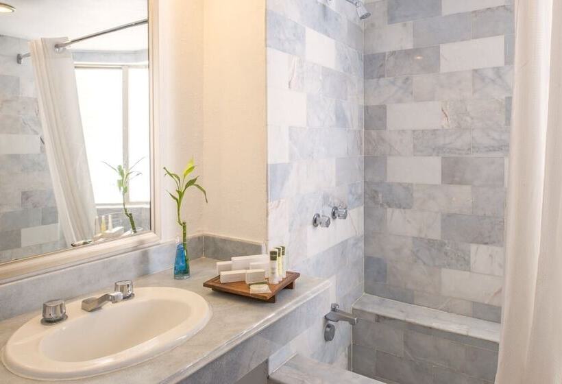 اتاق سوپریور با بالکن, Vamar Vallarta Marina & Beach Resort