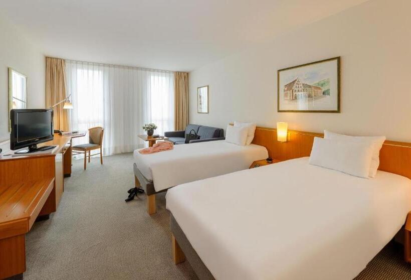 Номер Стандарт, Novotel Freiburg Am Konzerthaus