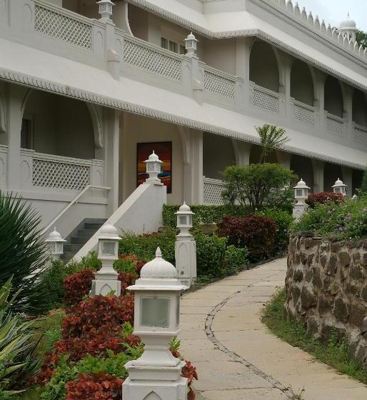 Номер Deluxe Вид на Сад, Vivanta Aurangabad, Maharashtra