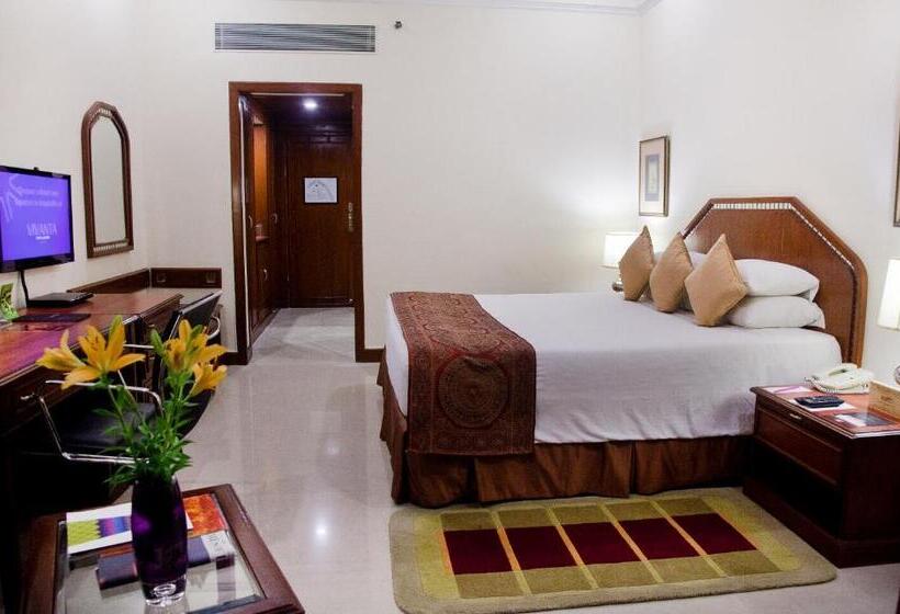 Номер Superior Вид на Сад, Vivanta Aurangabad, Maharashtra