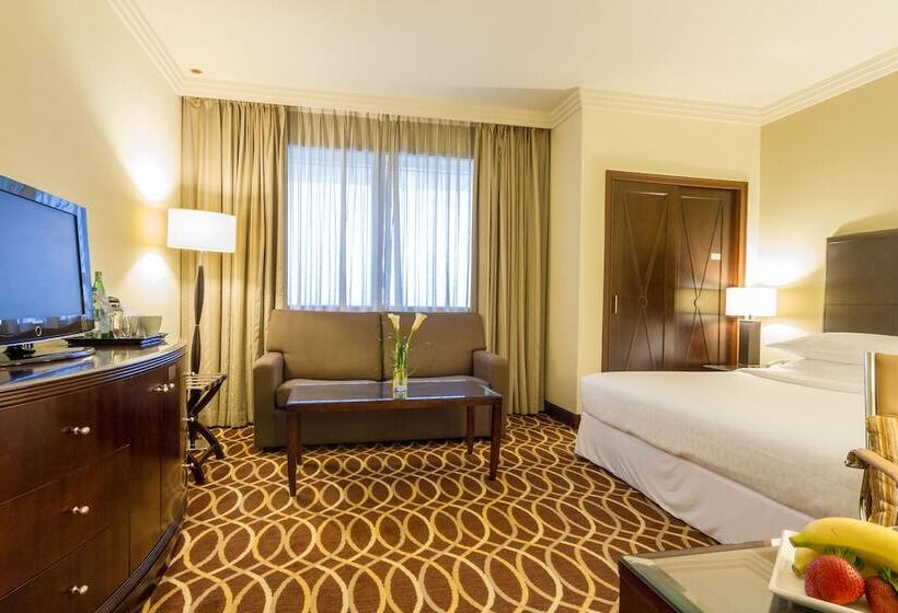 Номер Superior, Grand Excelsior Hotel Deira