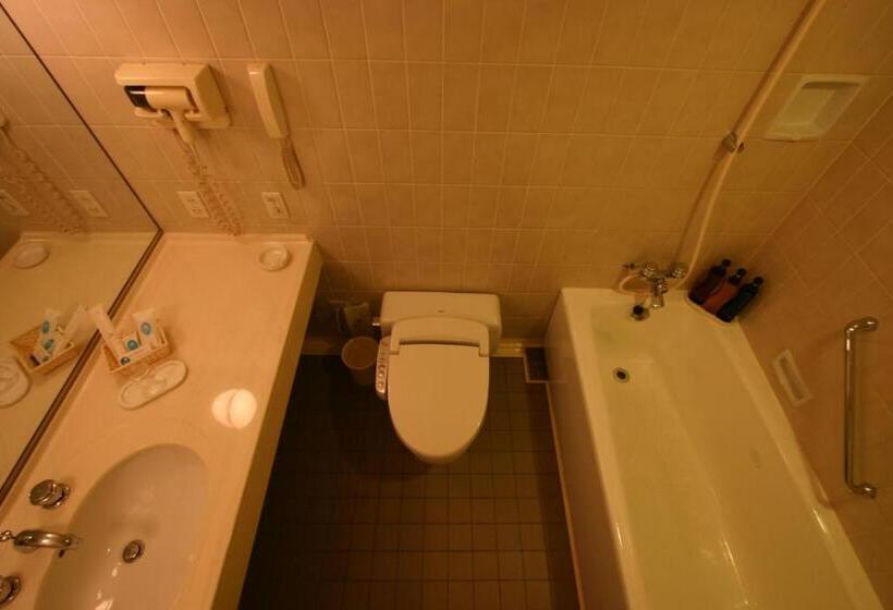 Трежместный Номер Economy, Nikko Kansai Airport   3 Mins Walk To The Airport