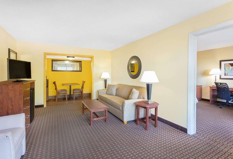 침실 2개 스위트, Days Inn By Wyndham Wildwood I75