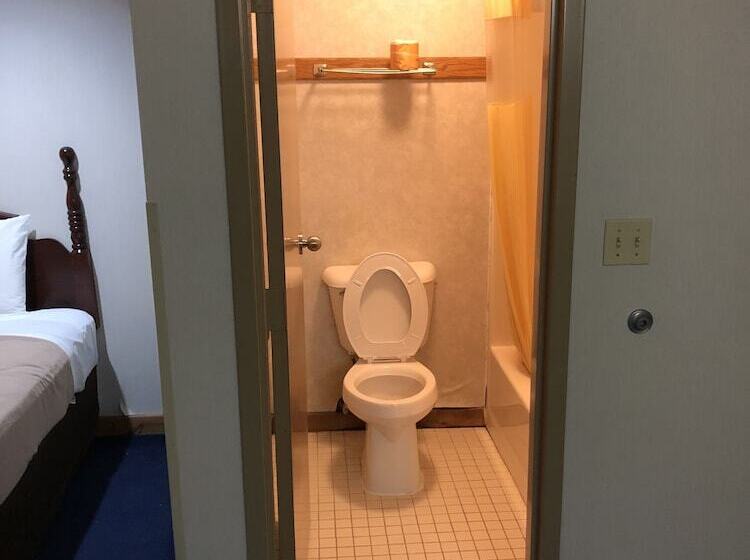 Люкс, Denison Inn & Suites