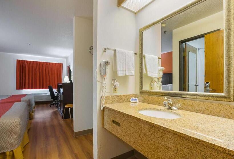 Номер Стандарт, Motel 6 Waterloo, Ia   Crossroads Mall   Cedar Falls